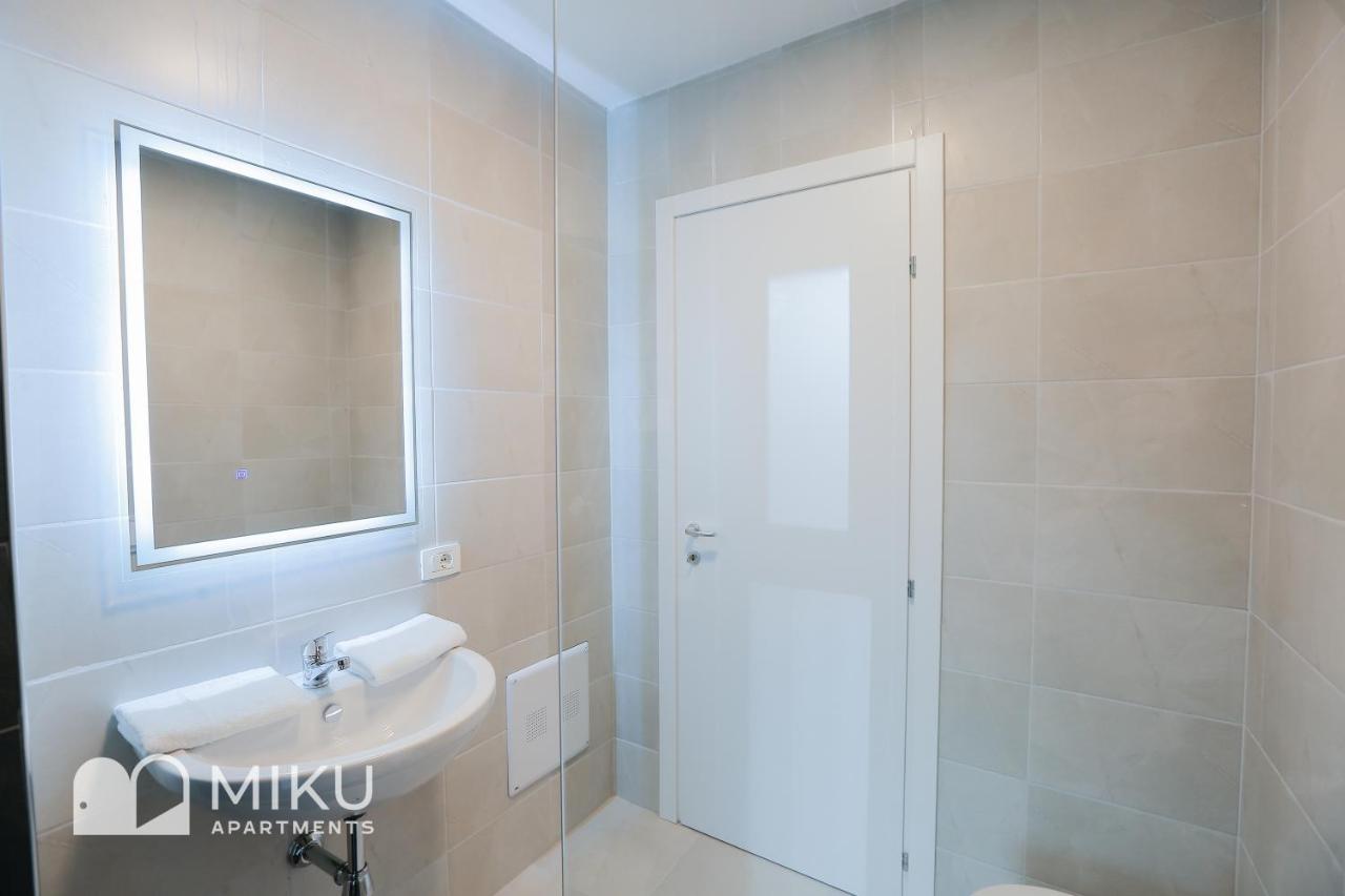 Miku Apartment - Glamorous 1Bedroom Apartment At Olympic Residence Tirana Extérieur photo